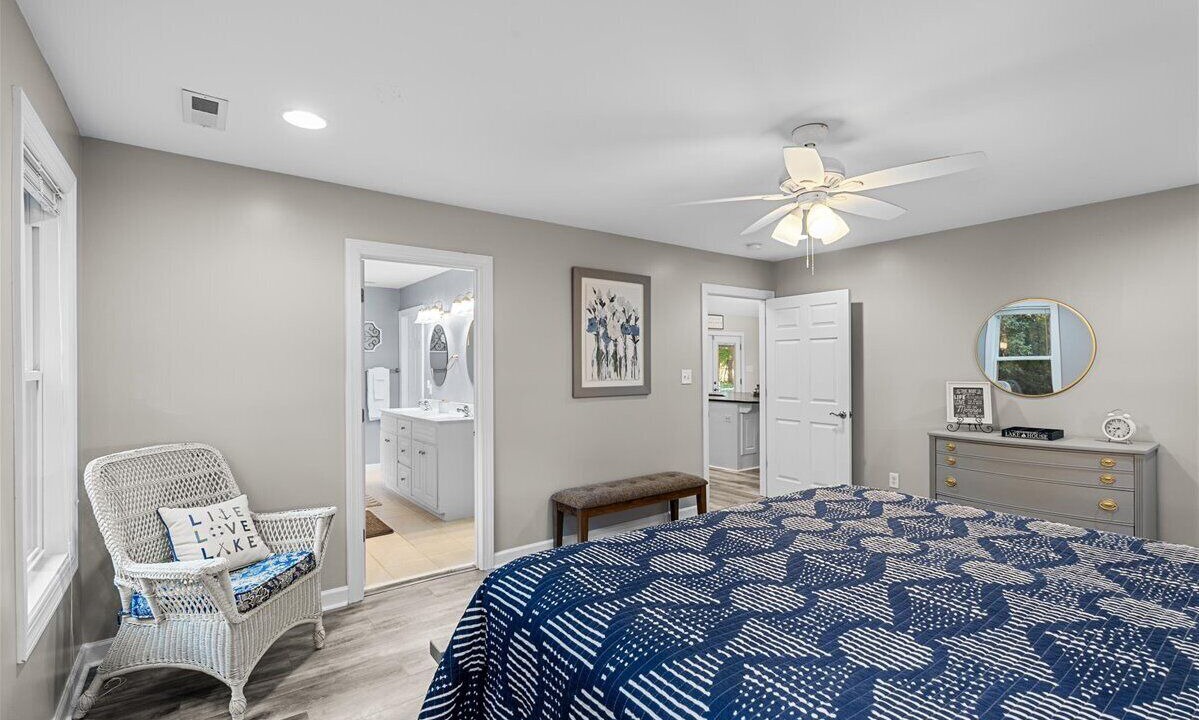 Photo of Bedroom in Wise