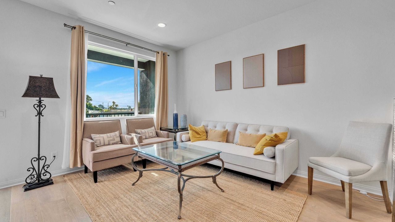 Photo of Livingroom in Northwest Anaheim