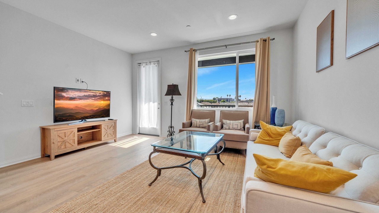 Photo of Livingroom in Northwest Anaheim