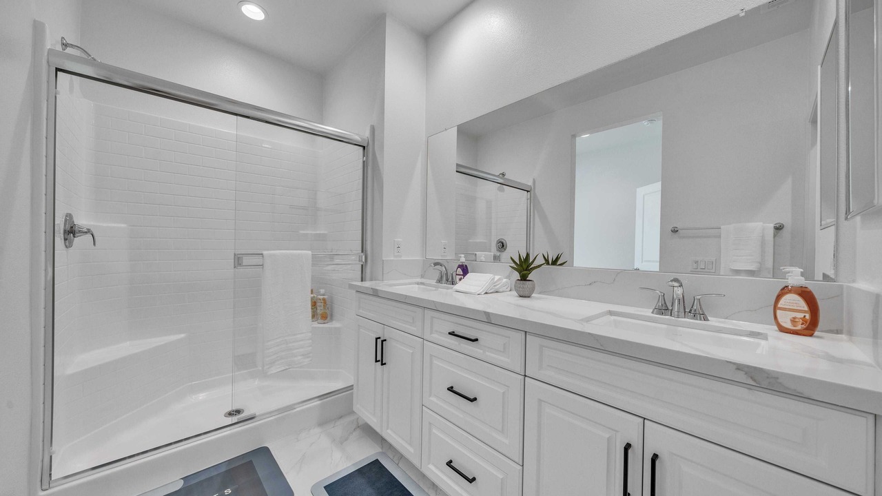Photo of Bathroom in Northwest Anaheim