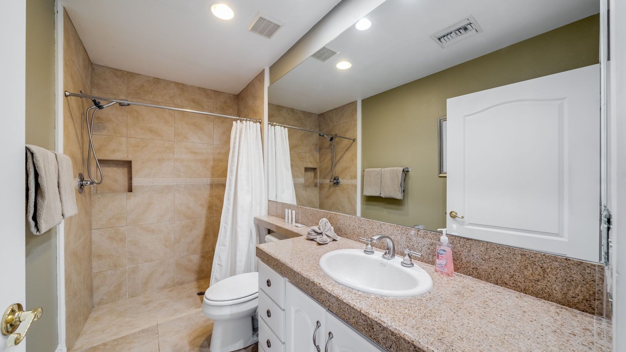 Photo of Bathroom in Desert Park Estates