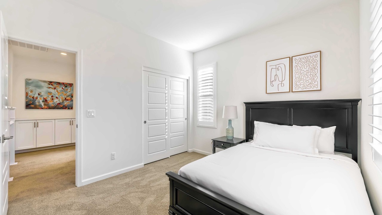 Photo of Bedroom in Lake Forest