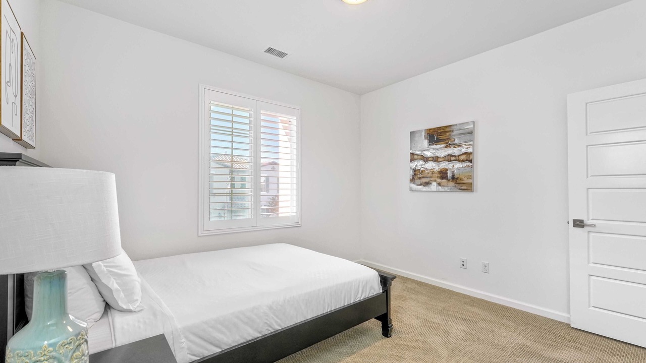 Photo of Bedroom in Lake Forest