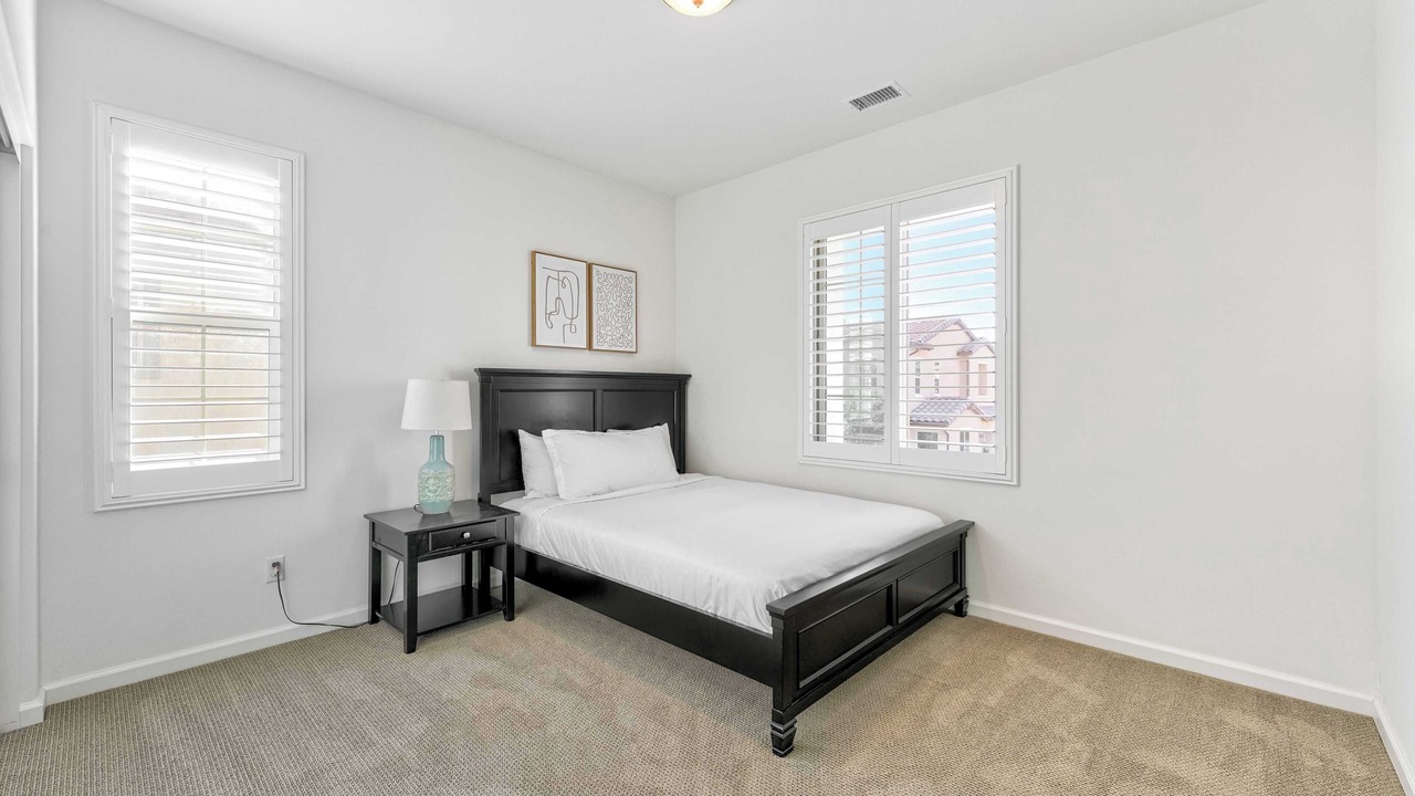 Photo of Bedroom in Lake Forest