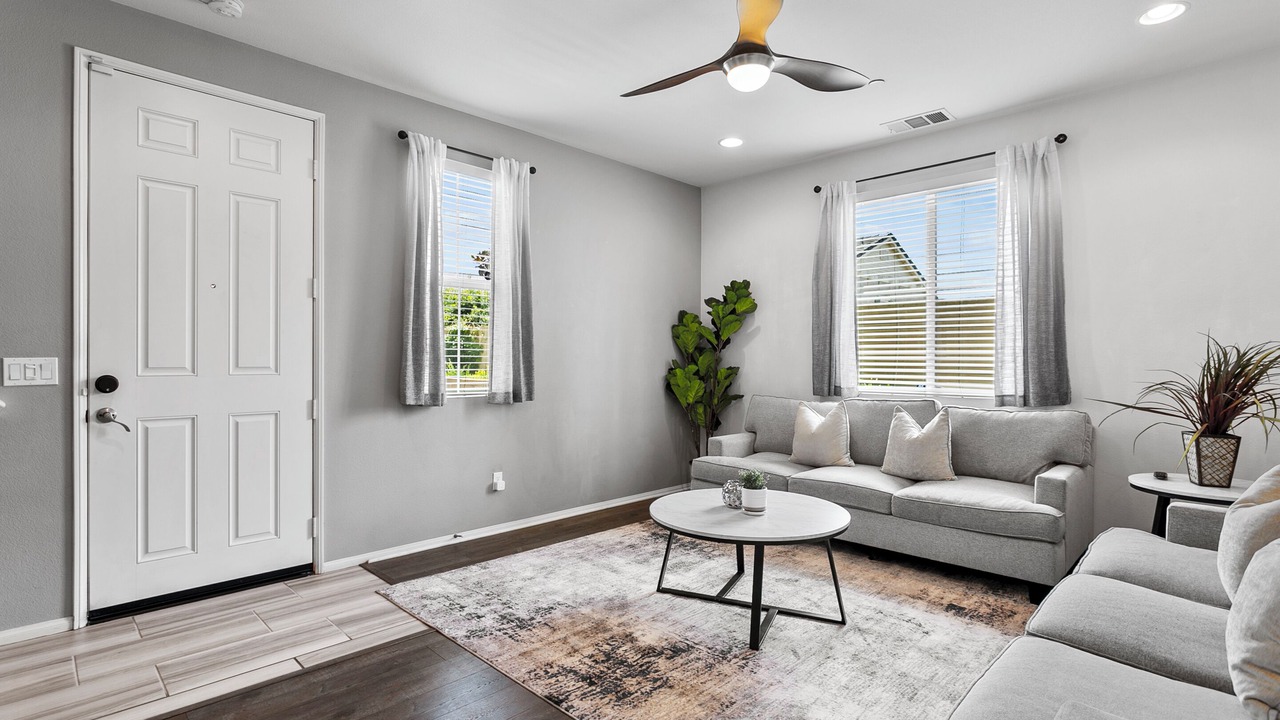 Photo of Livingroom in Mira Loma