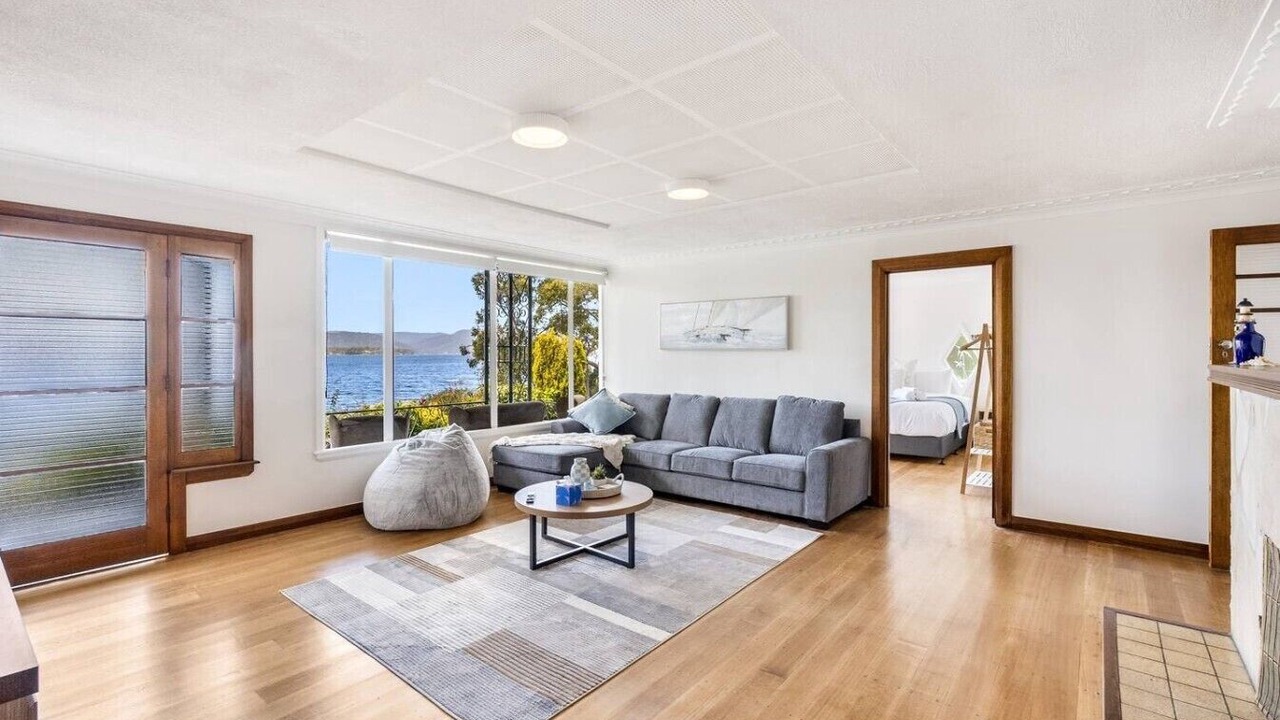Photo of Livingroom in Police Point