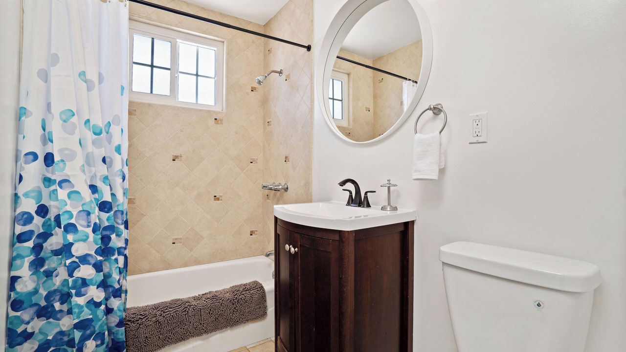 Photo of Bathroom in Mar Vista