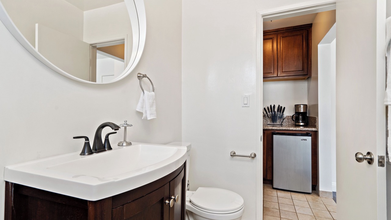 Photo of Bathroom in Mar Vista