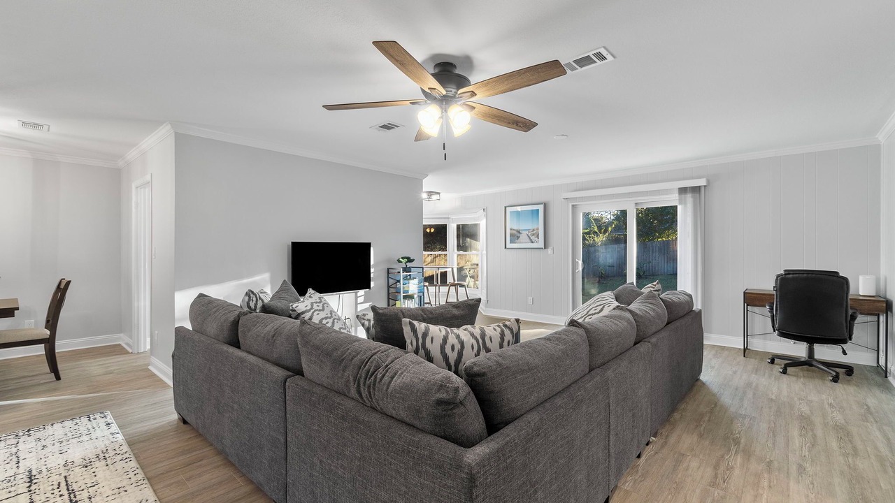 Photo of Livingroom in Northeast Pensacola