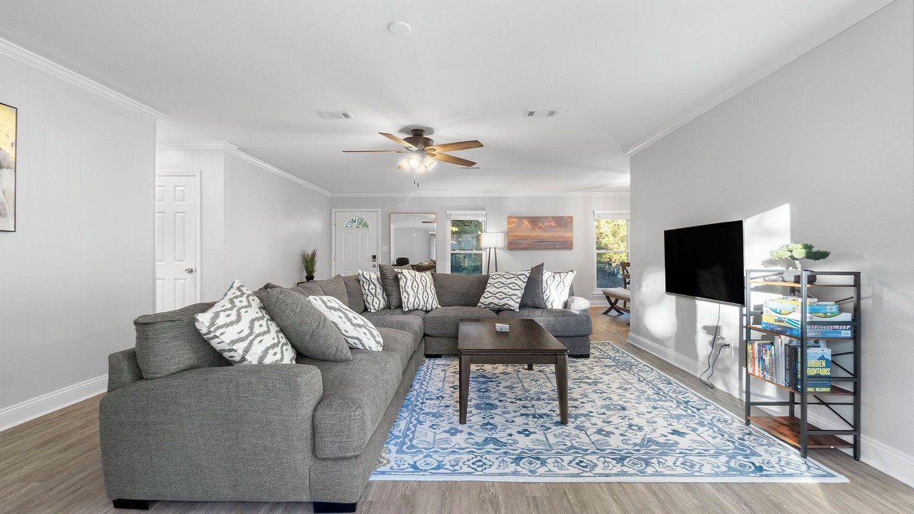 Photo of Livingroom in Northeast Pensacola