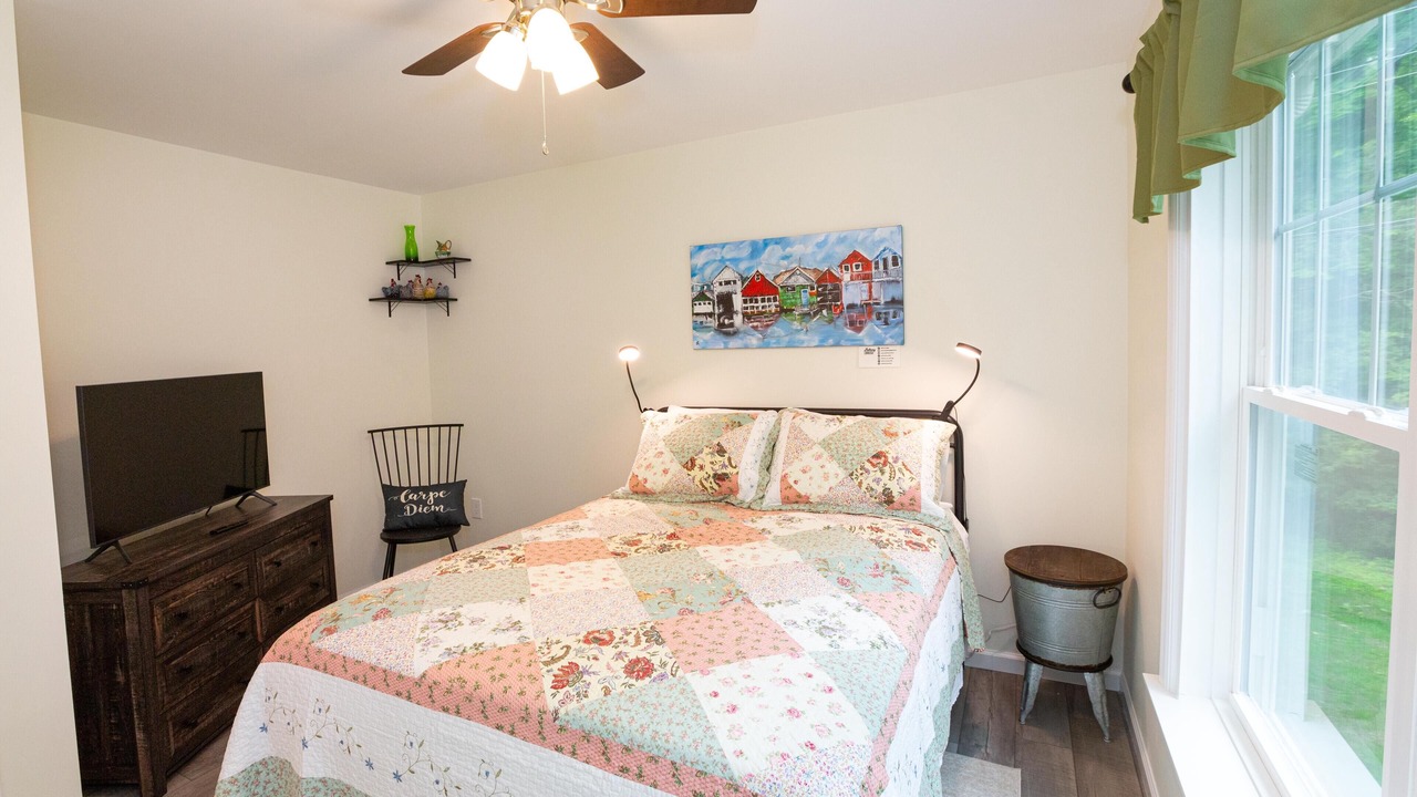 Photo of Bedroom in Holcomb