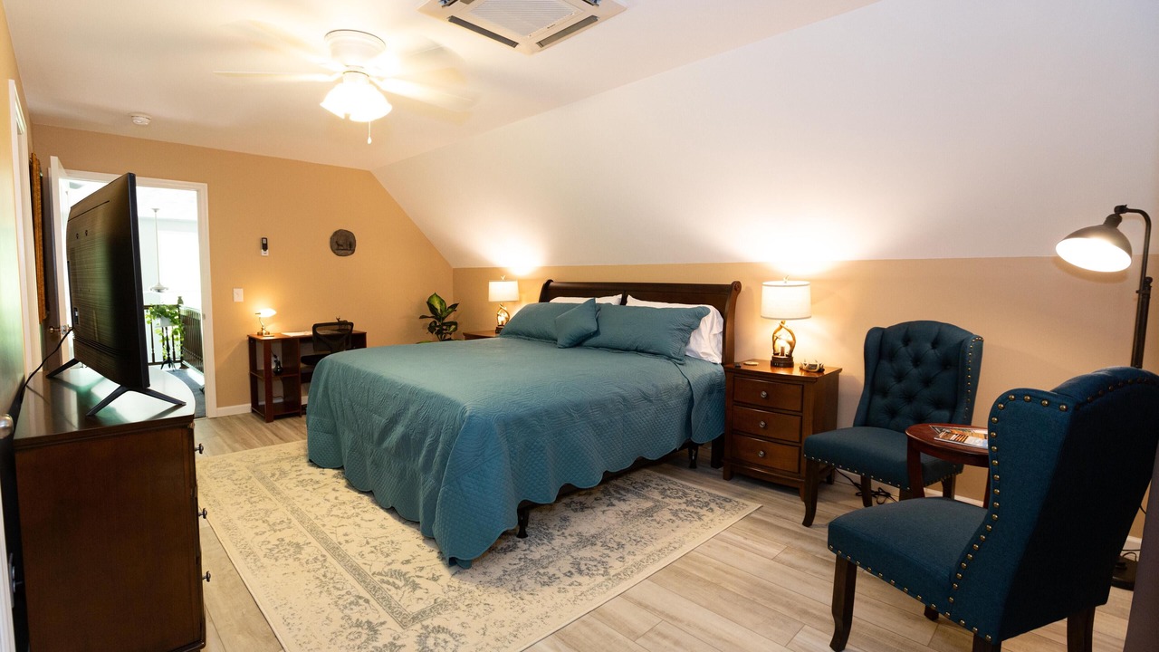 Photo of Bedroom in Holcomb