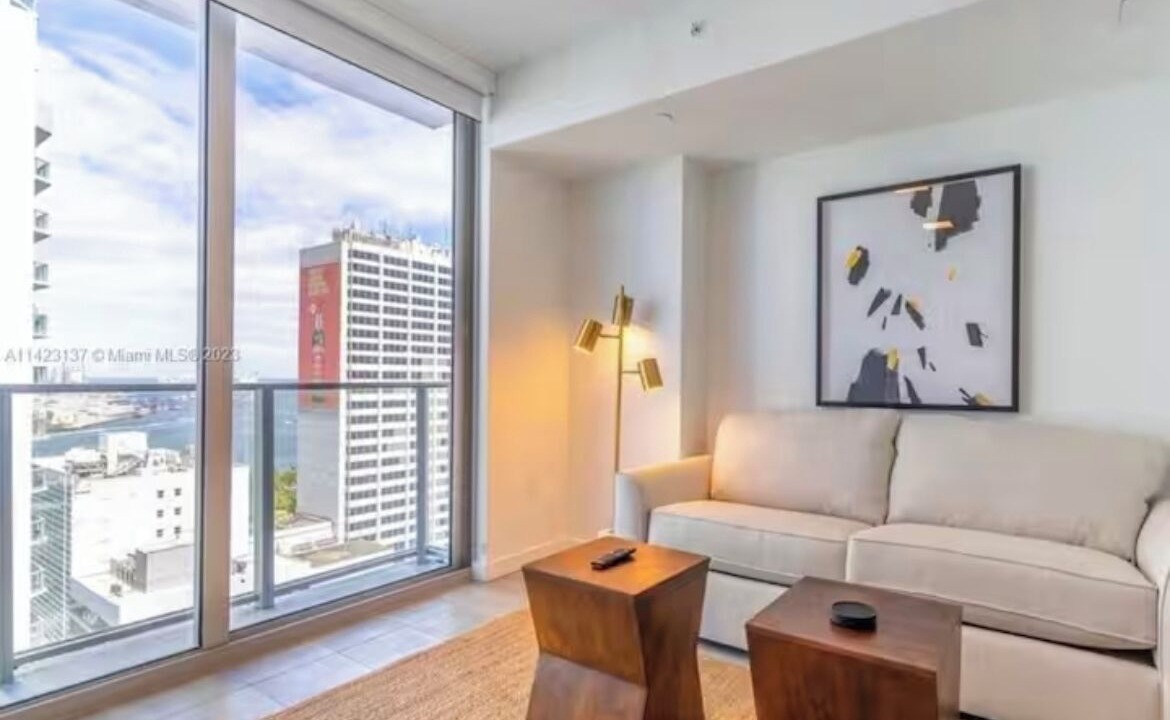 Photo of Livingroom in Euclid