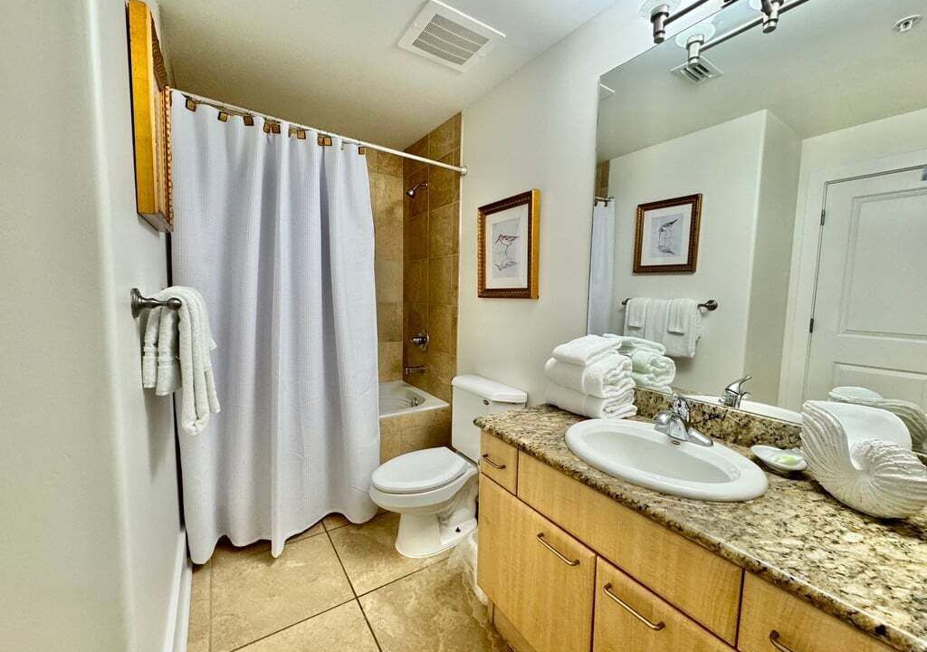 Photo of Bathroom in Orange Beach East