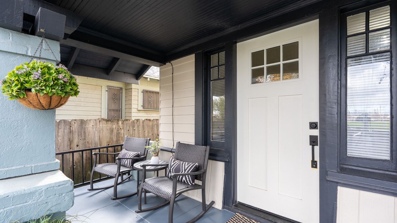 Photo of Patio Balcony in Raisin