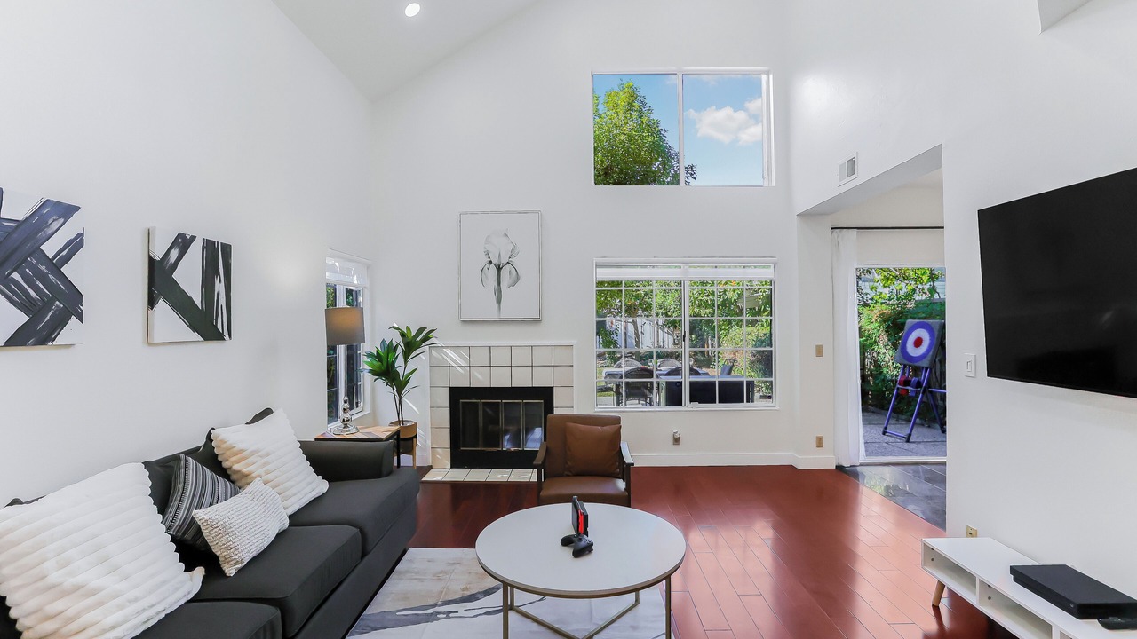 Photo of Livingroom in Townsend