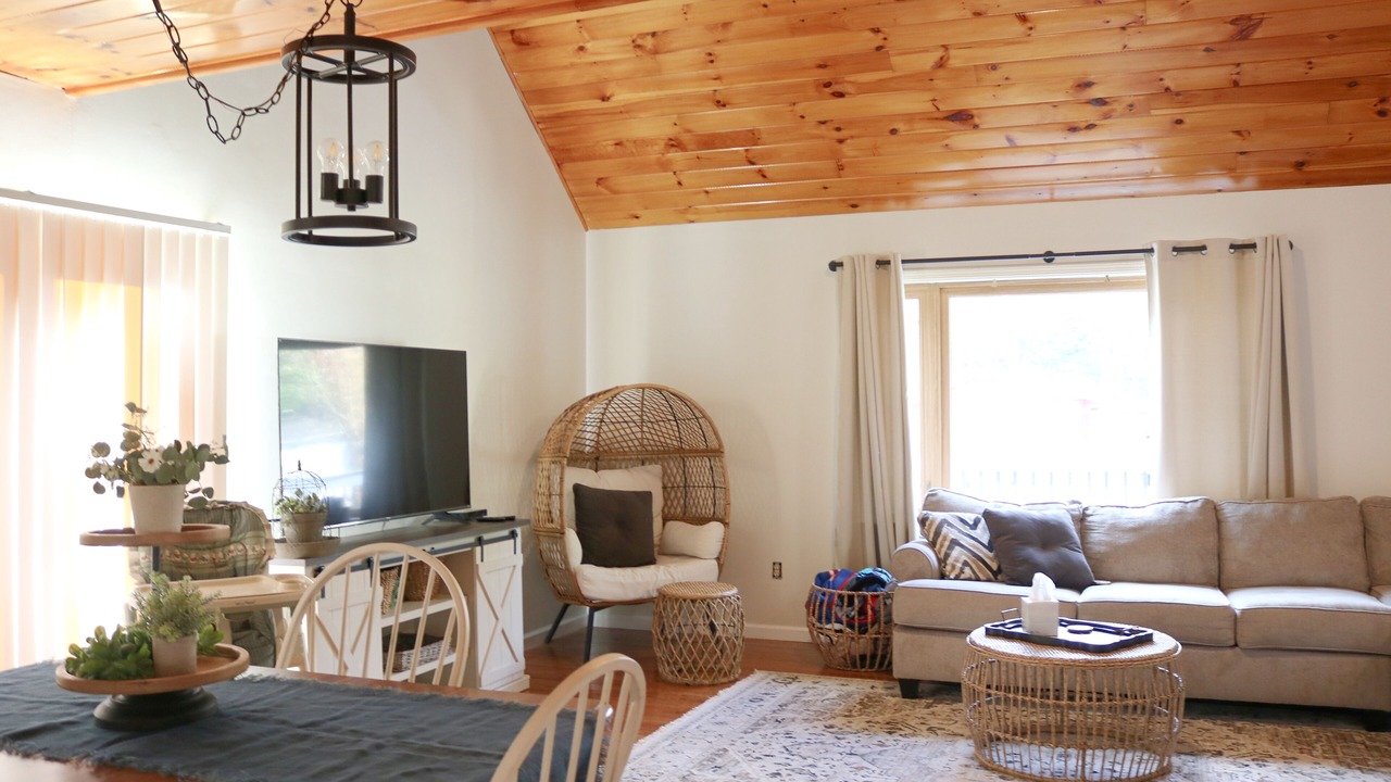 Photo of Livingroom in Jamestown