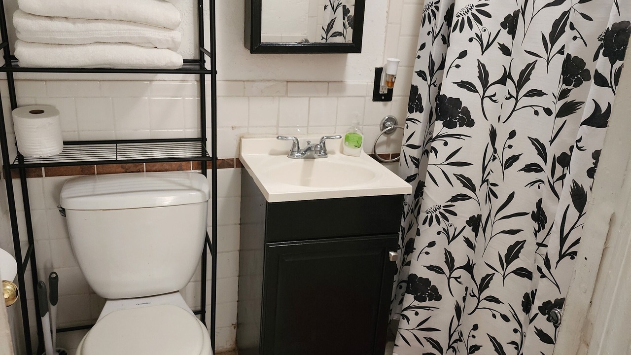 Photo of Bathroom in Los Angeles
