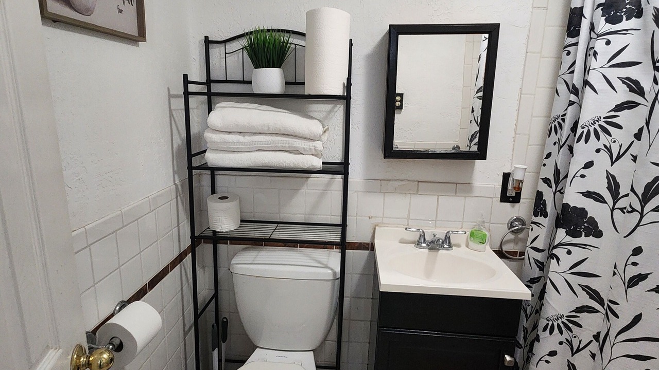 Photo of Bathroom in Los Angeles