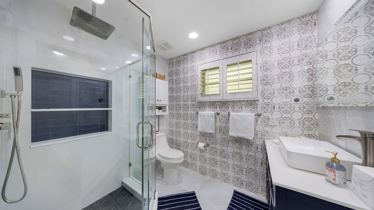 Photo of Bathroom in Imperial Point