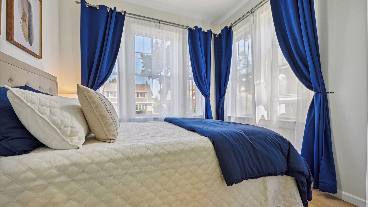 Photo of Bedroom in Teaneck