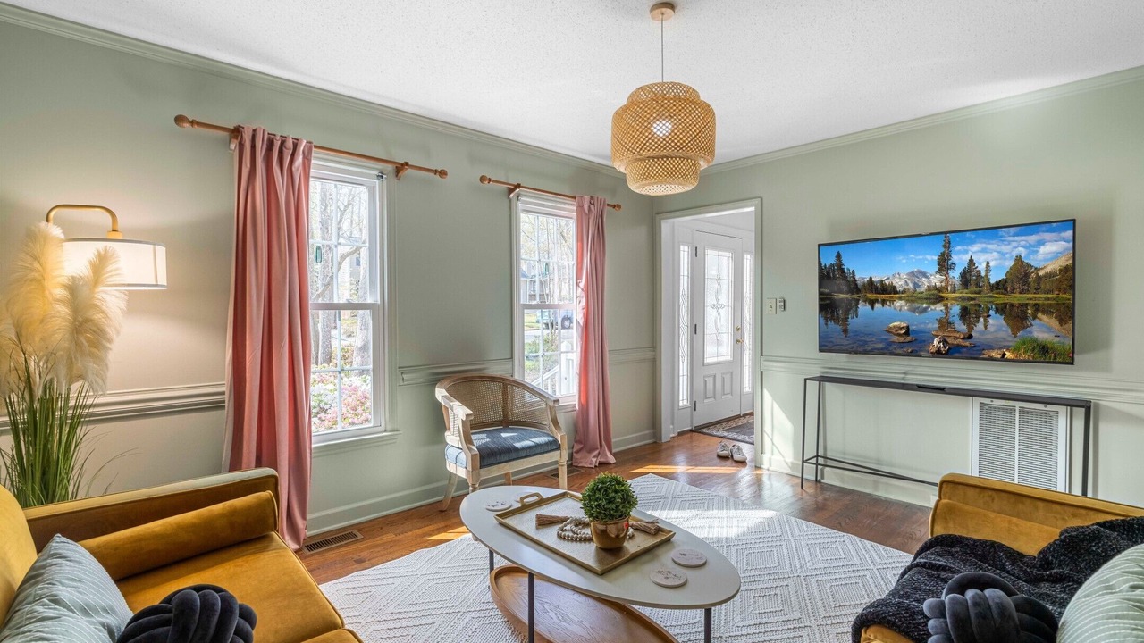 Photo of Livingroom in Southwest Raleigh