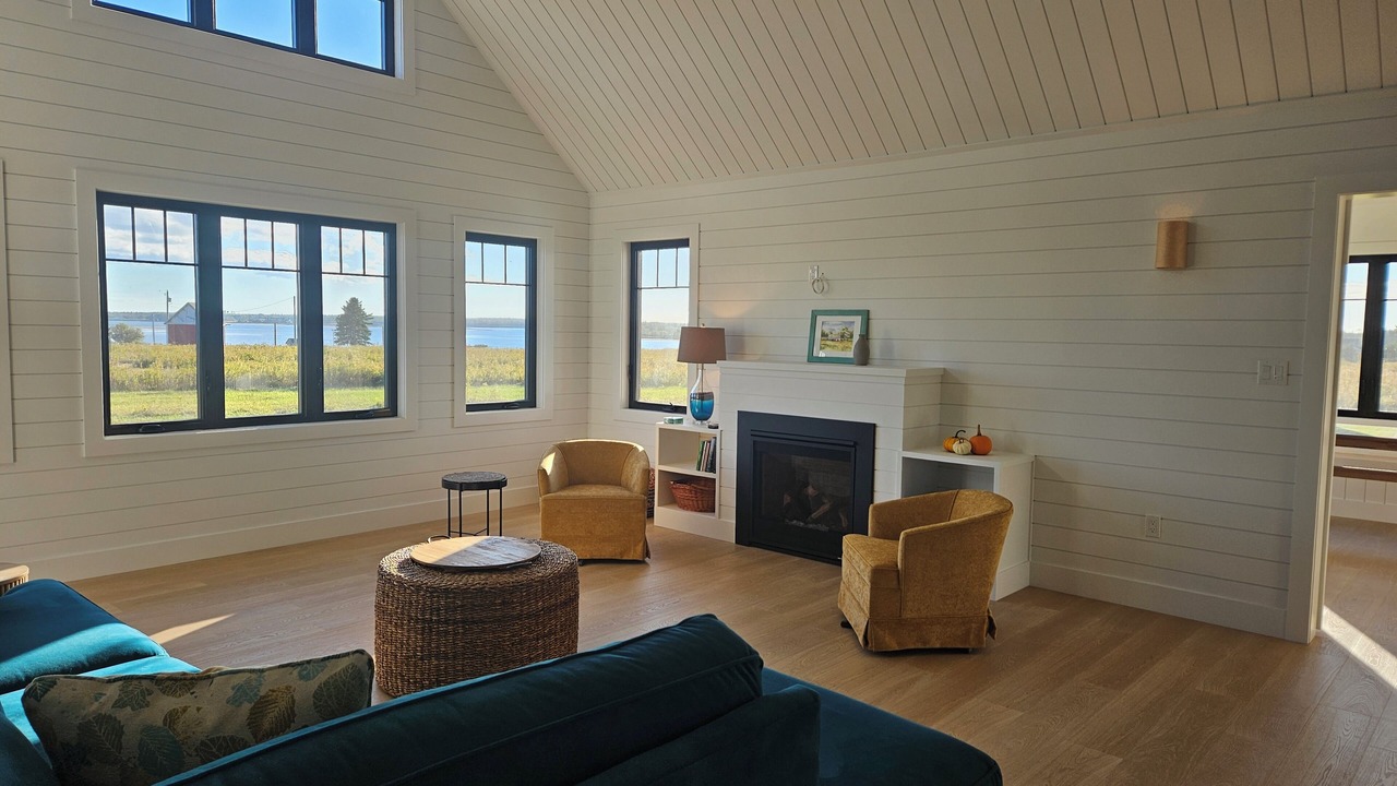 Photo of Livingroom in Little Pond