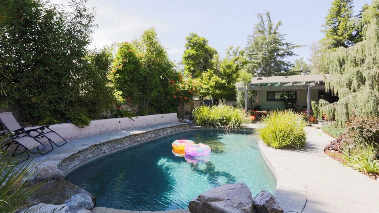 Photo of Outdoor in Woodland Hills
