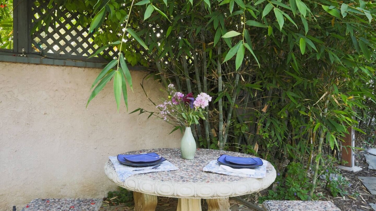 Photo of Outdoor in Woodland Hills