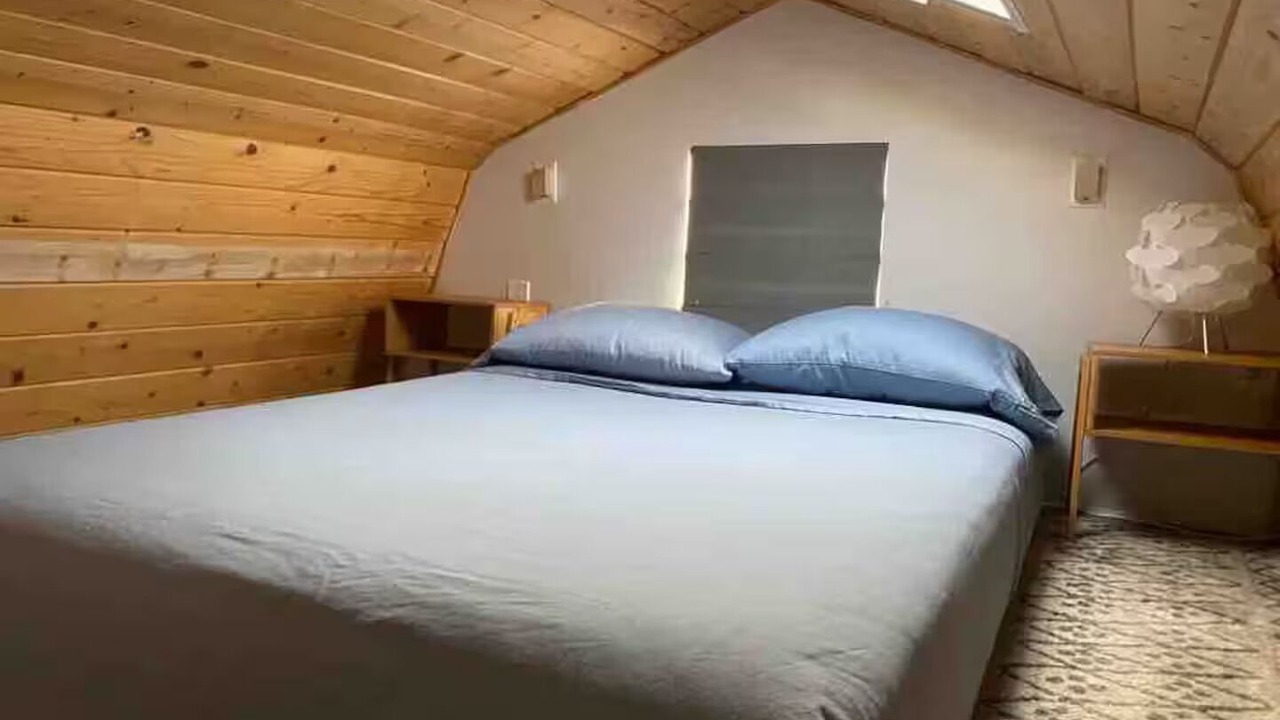Photo of Bedroom in Woodland Hills