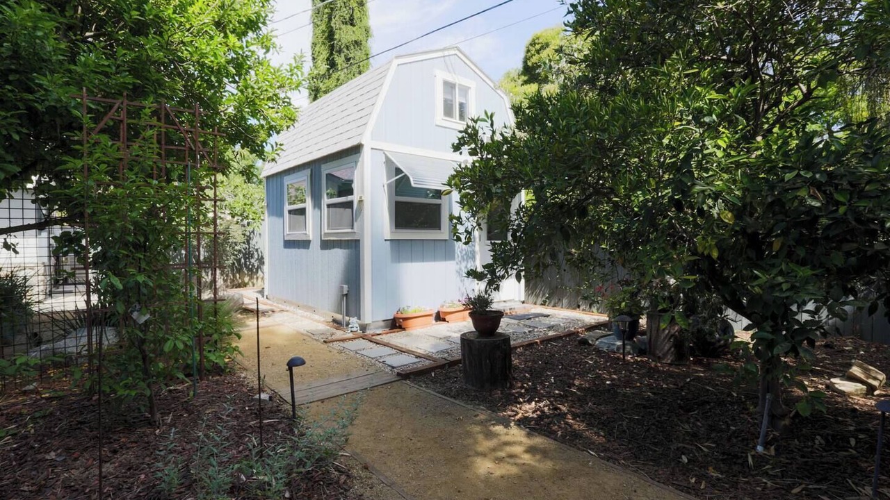 Photo of Outdoor in Woodland Hills
