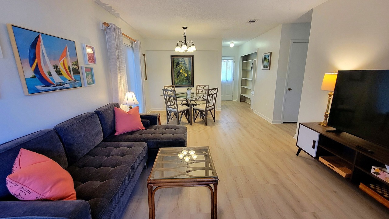 Photo of Livingroom in Northeast Pensacola