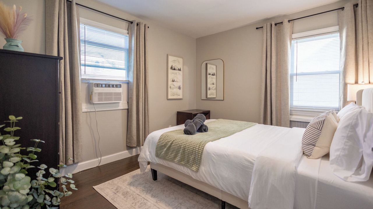 Photo of Bedroom in Hawthorne