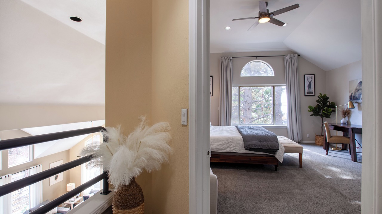 Photo of Bedroom in Running Springs