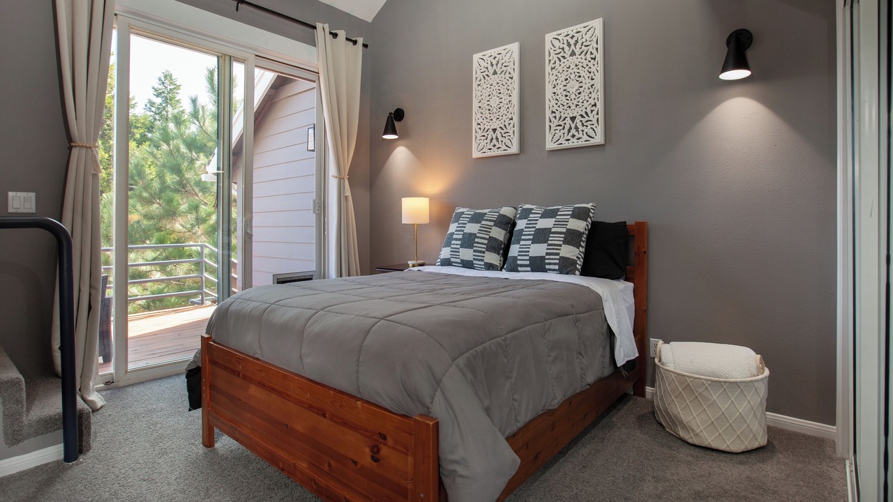 Photo of Bedroom in Running Springs