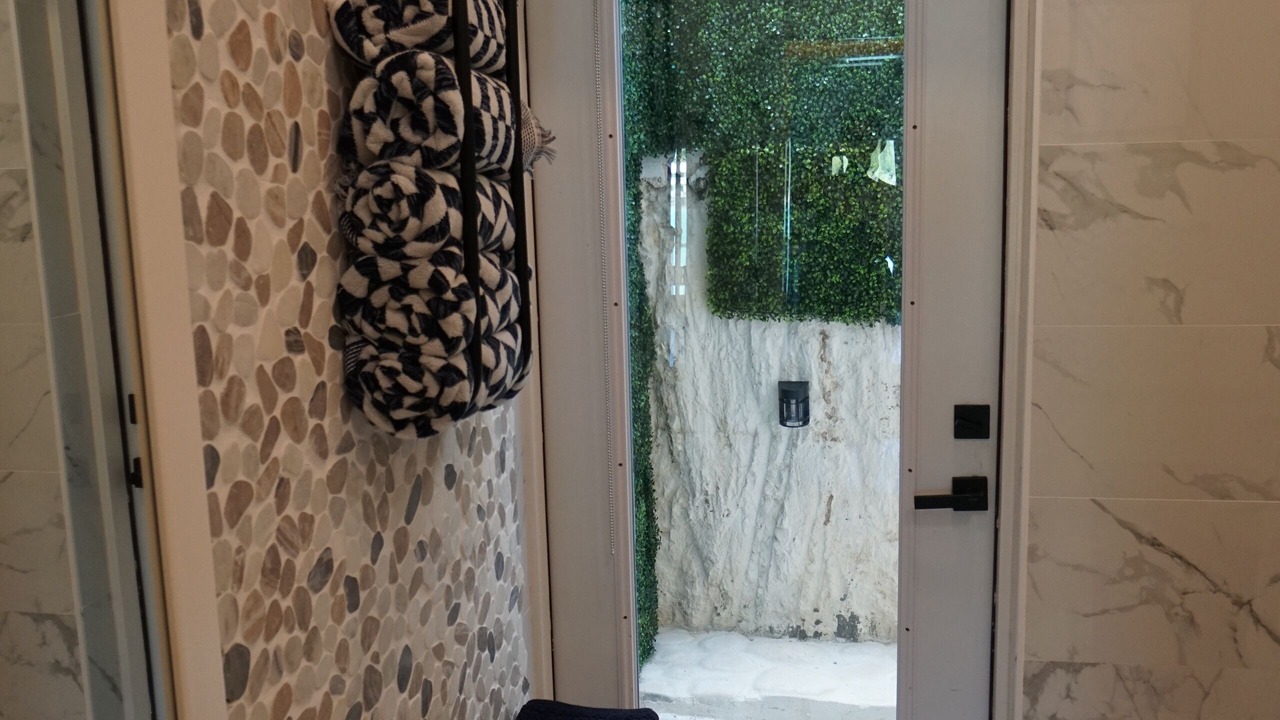Photo of Bathroom in Staniel Cay