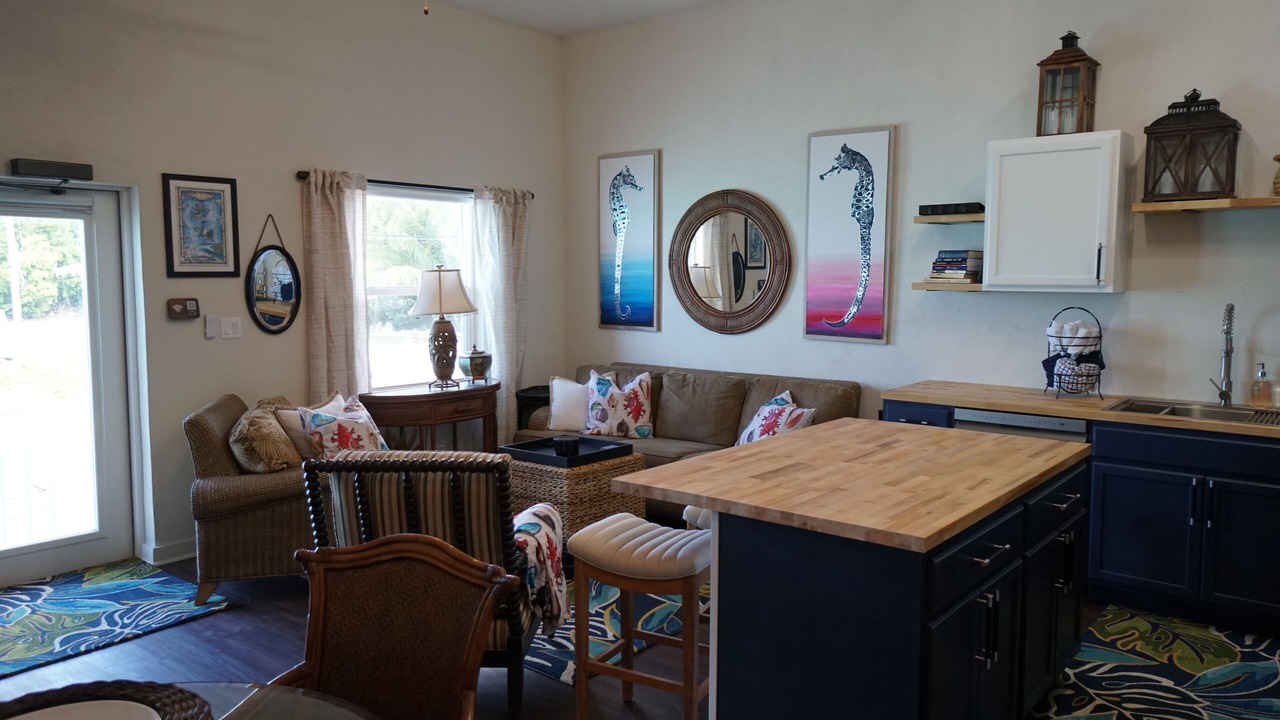 Photo of Livingroom in Staniel Cay