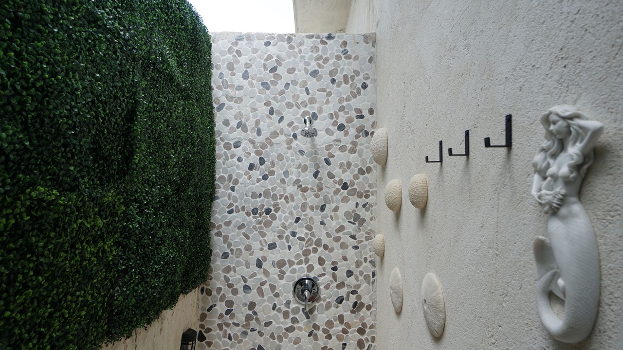 Photo of Bathroom in Staniel Cay