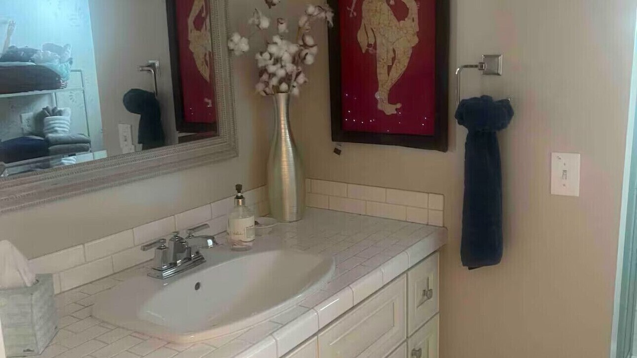 Photo of Bathroom in Midway