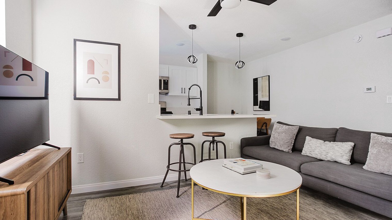 Photo of Livingroom in West Los Angeles
