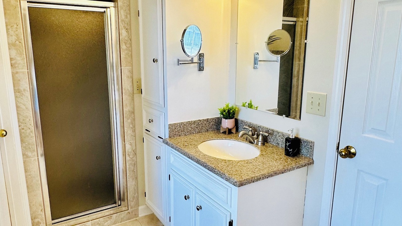 Photo of Bathroom in Gunter Afs
