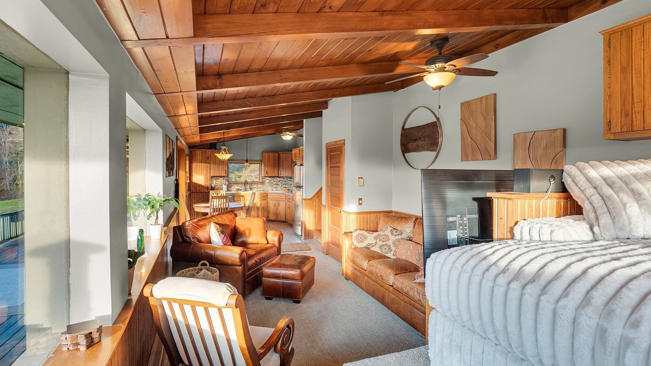 Photo of Bedroom in Ellicottville