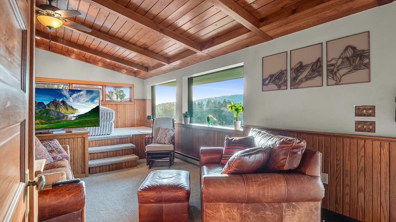 Photo of Livingroom in Ellicottville