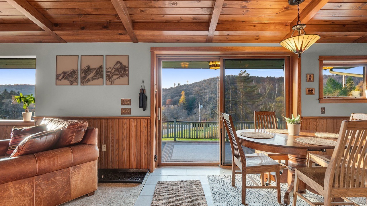 Photo of Livingroom in Ellicottville