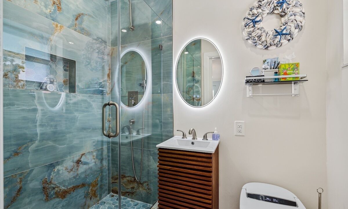 Photo of Bathroom in Imperial Point
