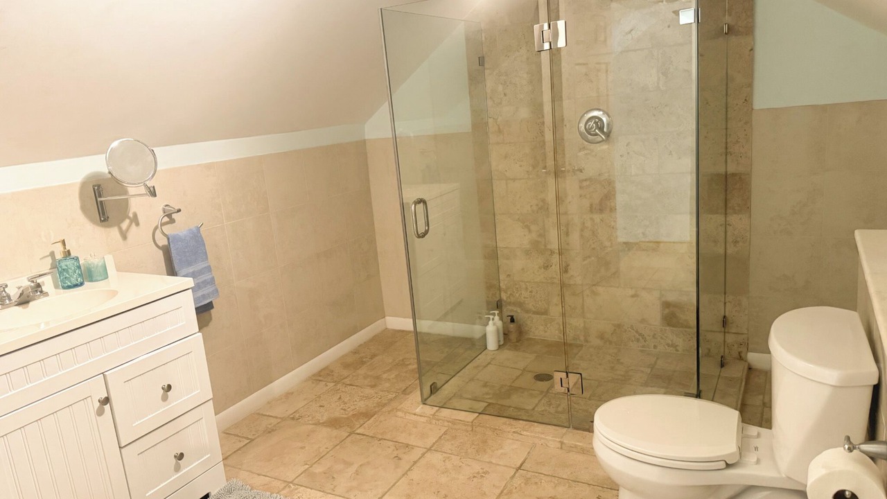 Photo of Bathroom in Smith's Point