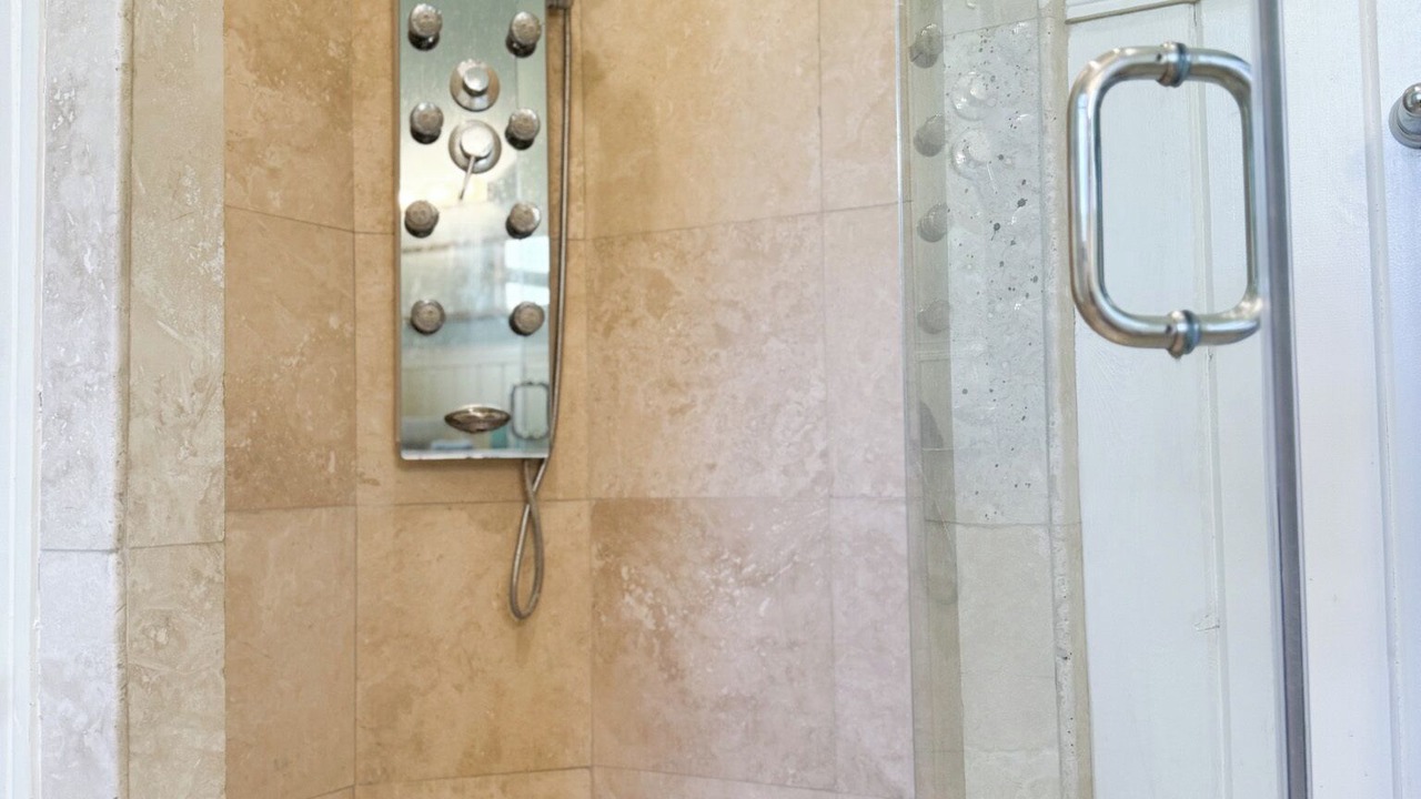 Photo of Bathroom in Smith's Point
