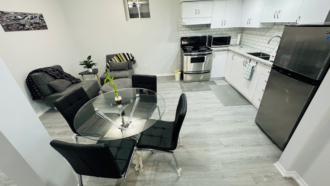 Photo of Kitchen in Erin Mills