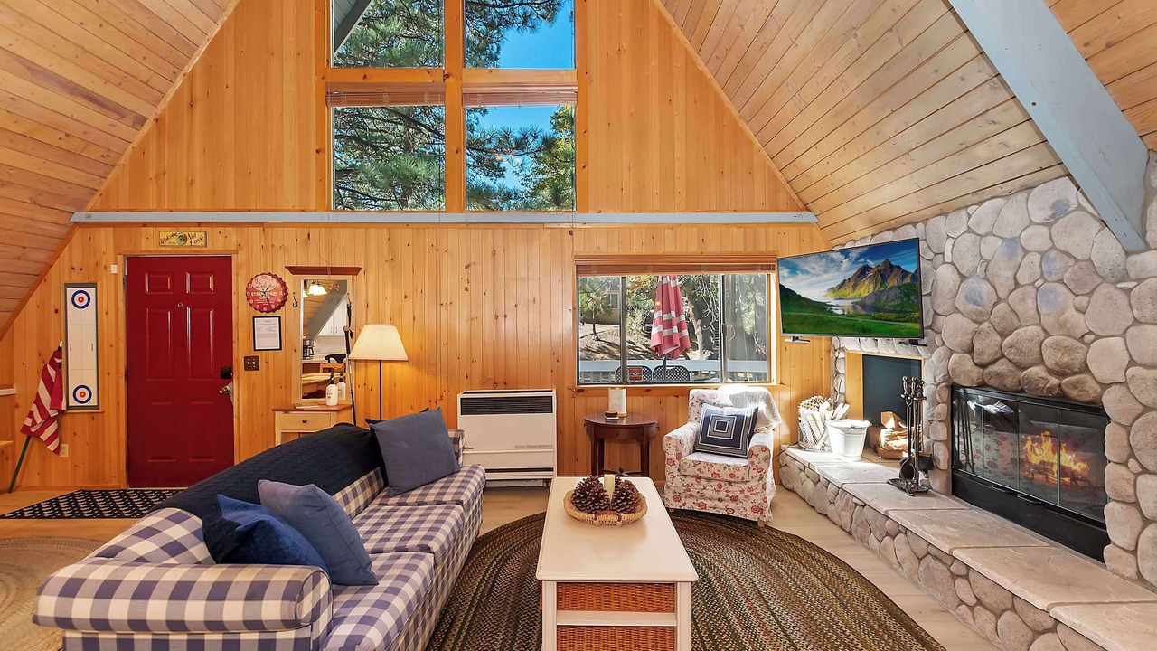 Photo of Livingroom in Green Valley Lake