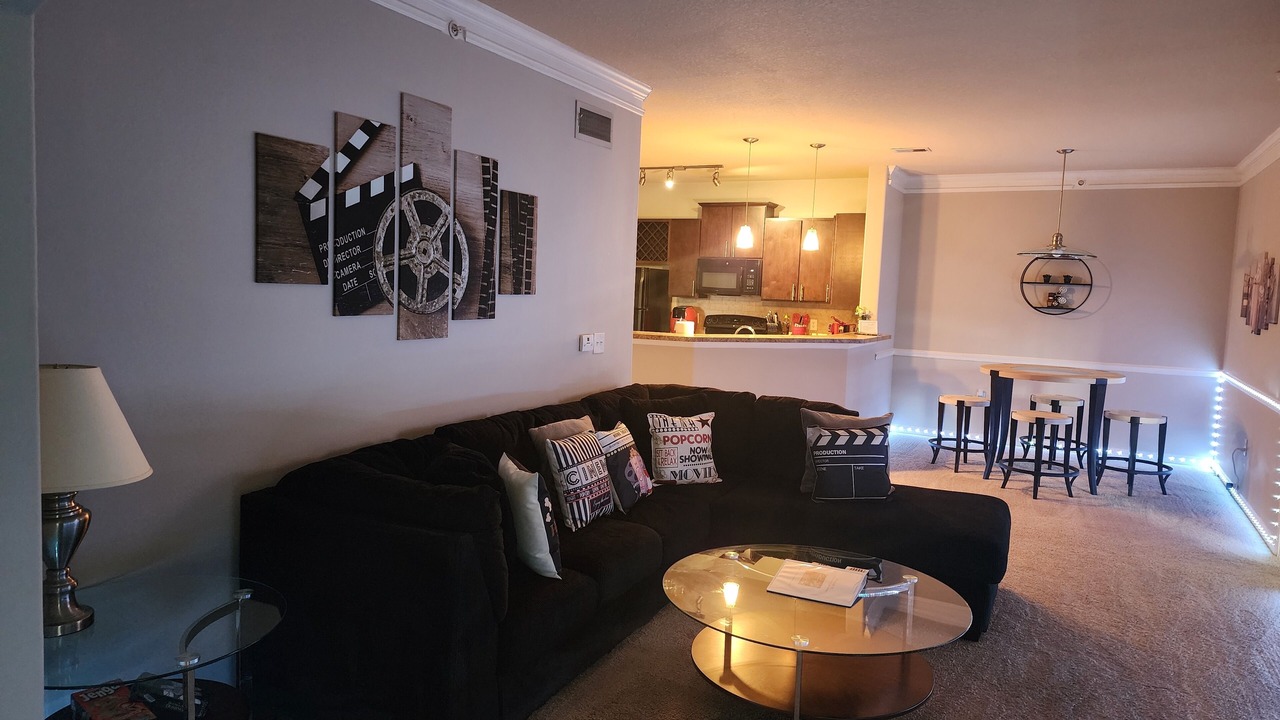 Photo of Livingroom in Executive Park